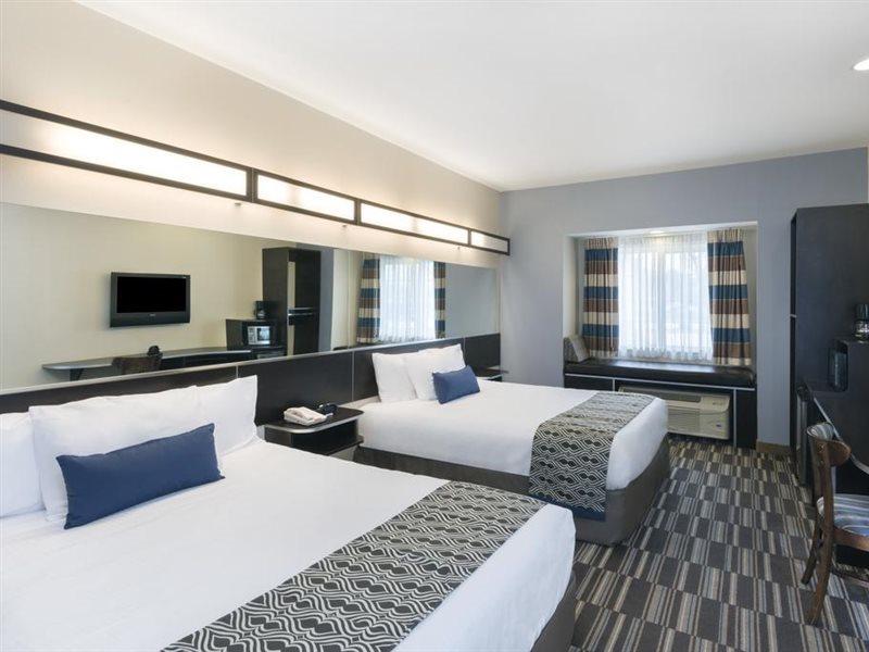 Microtel Inn And Suites Baton Rouge Airport Экстерьер фото