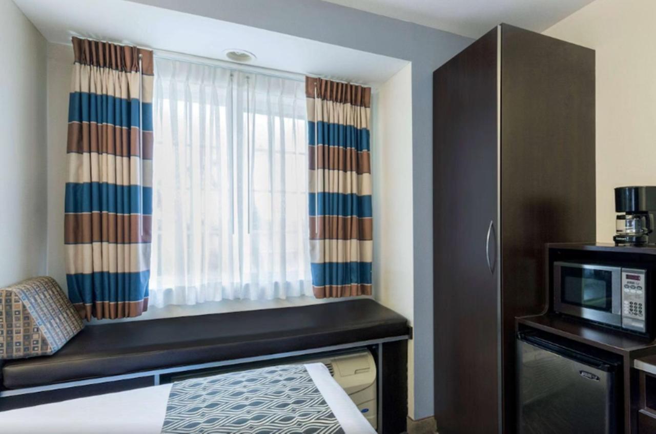 Microtel Inn And Suites Baton Rouge Airport Экстерьер фото